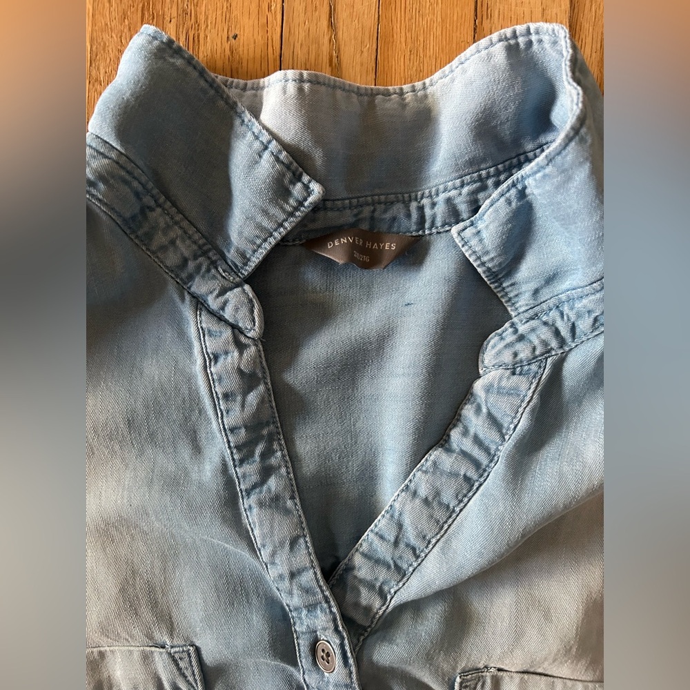 Denver Hayes Women's Light Blue Button Down Shirt - Picture 4 of 10
